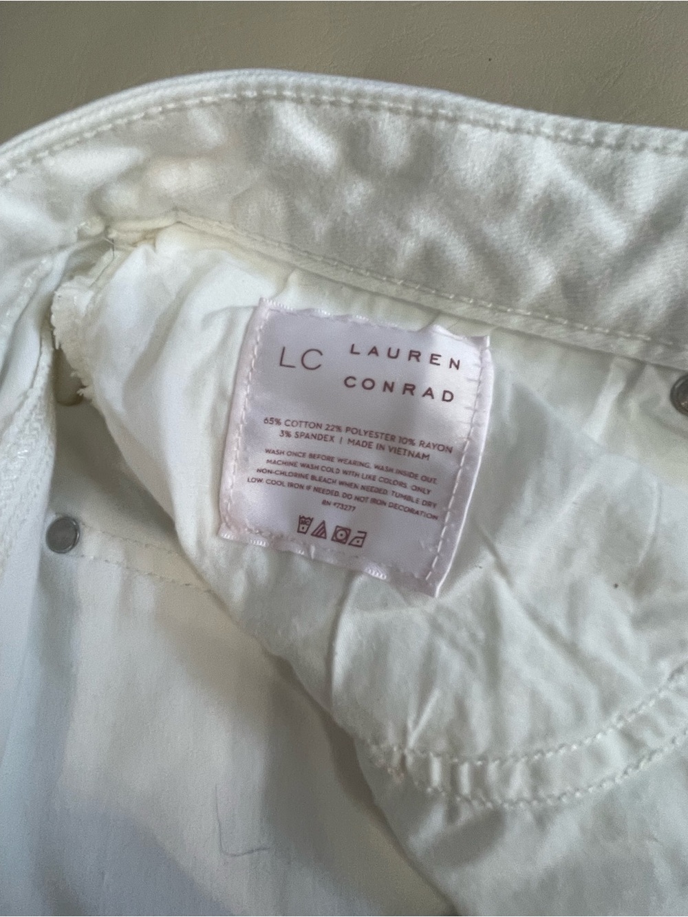 Lauren Conrad white cuffed skinny ankle jean, size 18W - Picture 5 of 8